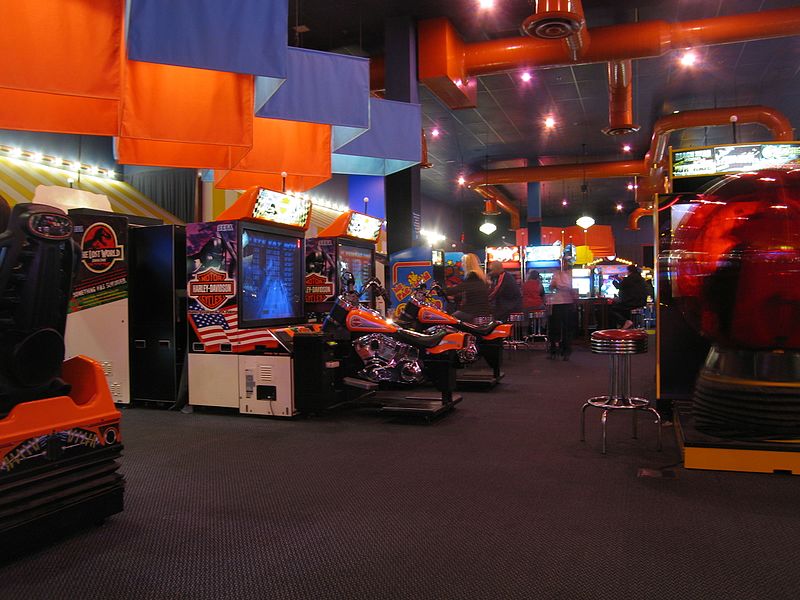 File:Dave & Buster's video arcade in Columbus, OH - 17912.JPG