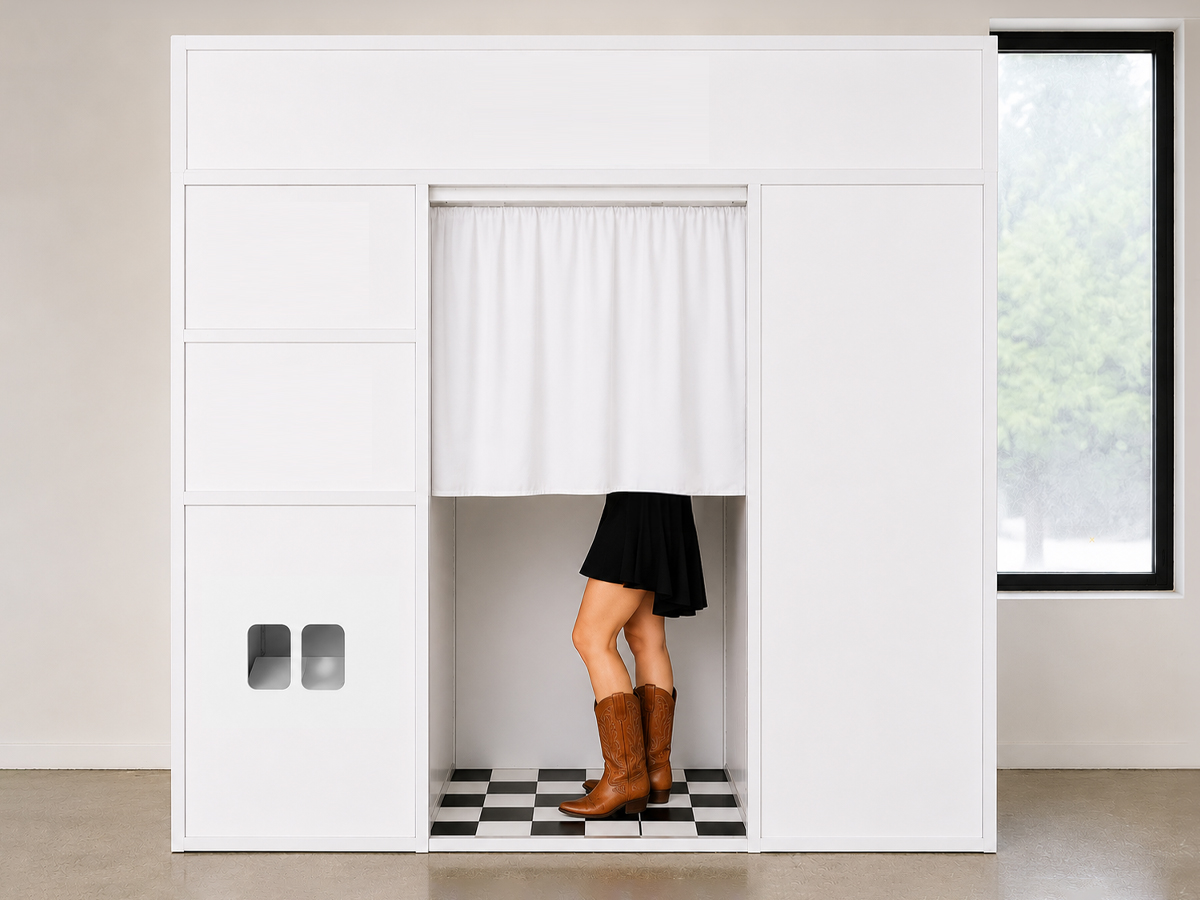 Enclosed Photo Booth Private